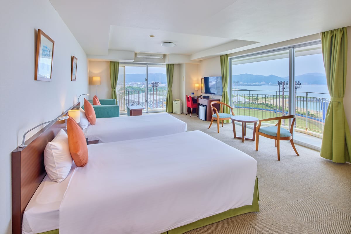 in-room safe, individually decorated, individually furnished, desk