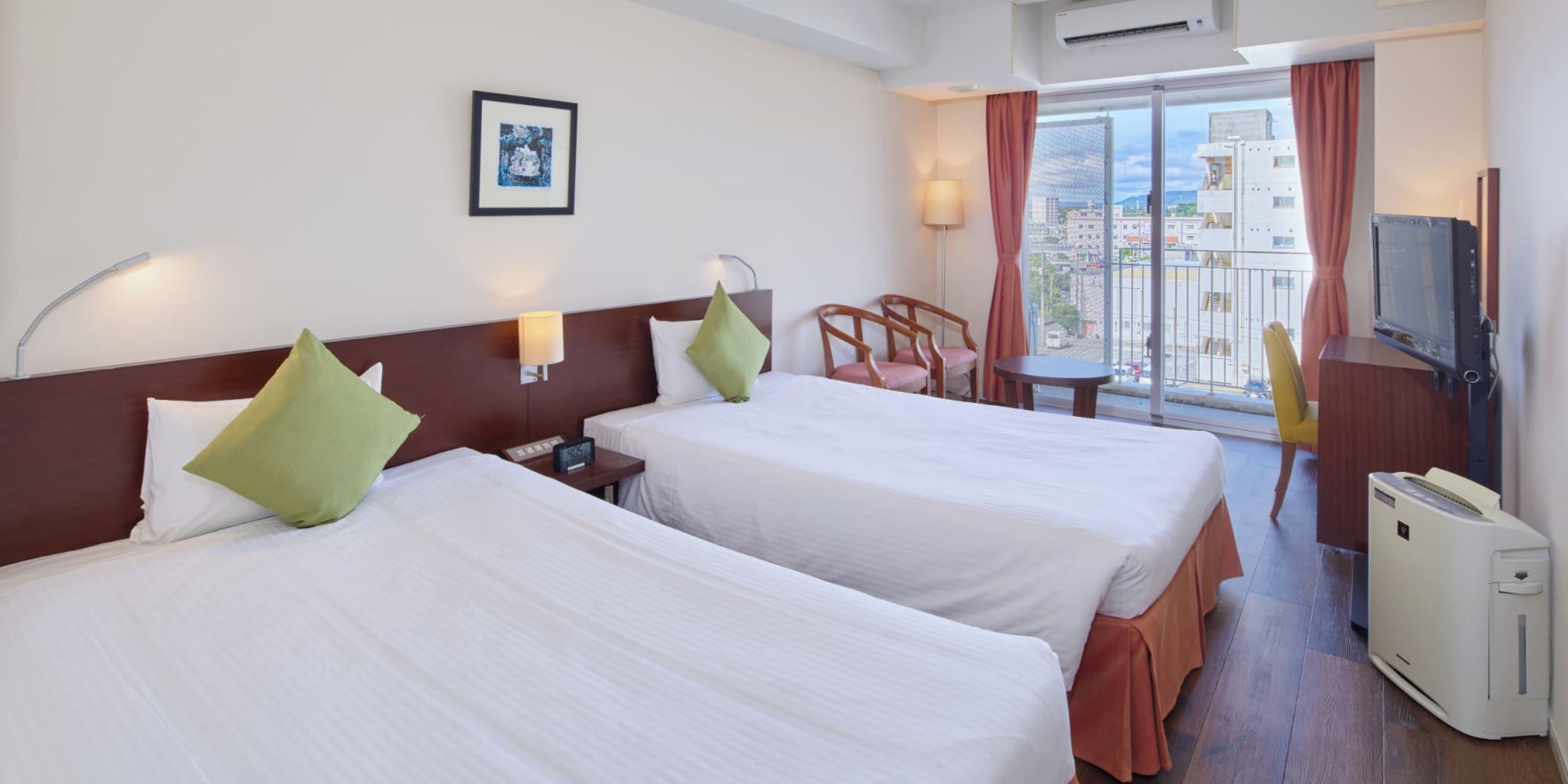 In-room safe, individually decorated, individually furnished, desk