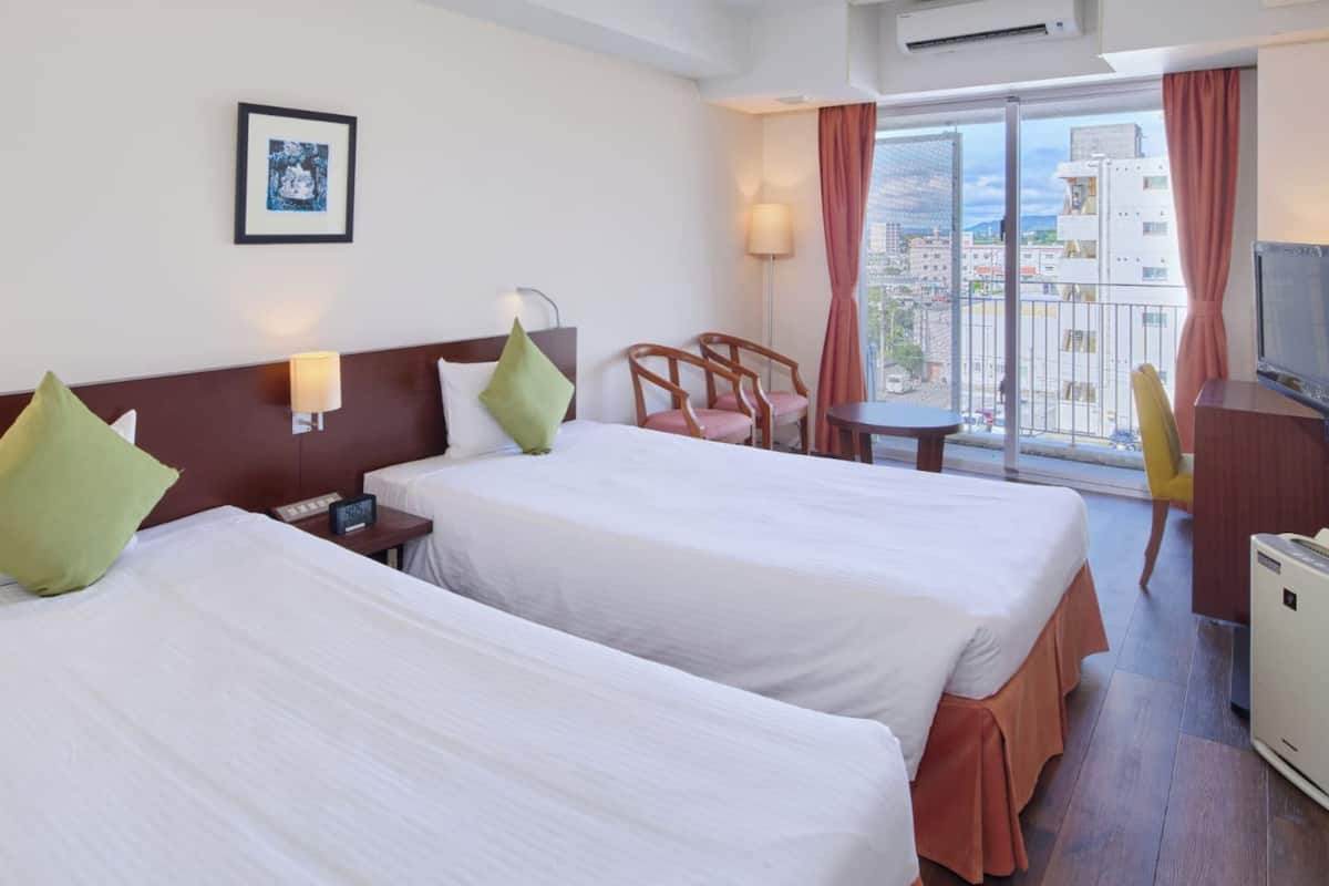 In-room safe, individually decorated, individually furnished, desk