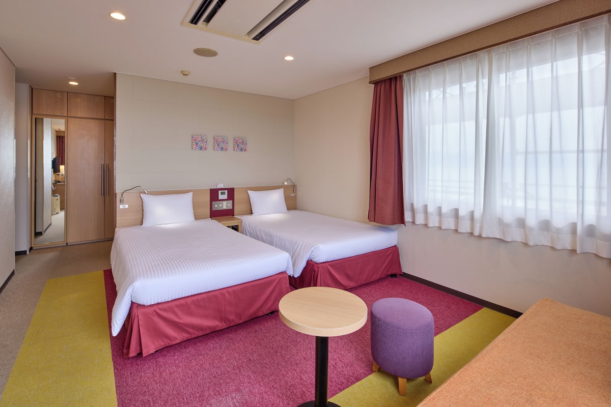 In-room safe, individually decorated, individually furnished, desk
