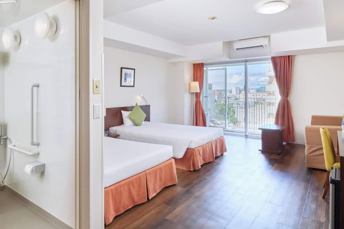 In-room safe, individually decorated, individually furnished, desk
