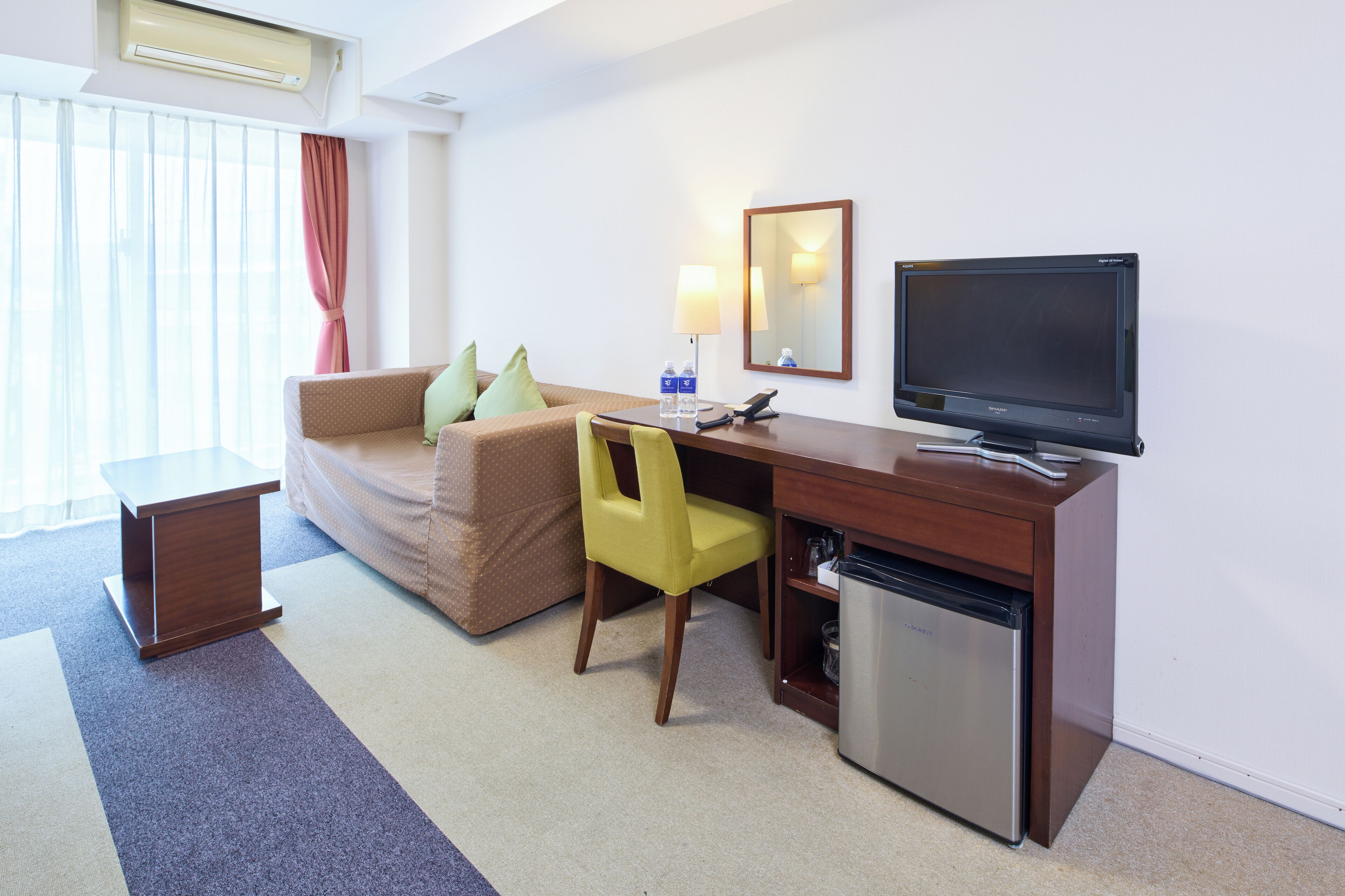 in-room safe, individually decorated, individually furnished, desk