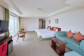 Brankas dan didekorasi berbeda-beda