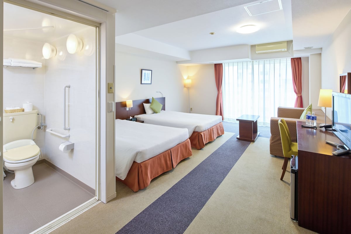 In-room safe, individually decorated, individually furnished, desk