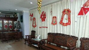 Lobby sitting area - Century Hotel (Kota Kinabalu)