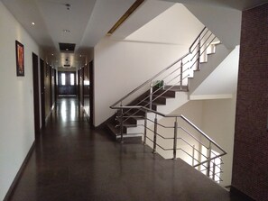 Staircase - Hotel Karan Vilas (Agra)