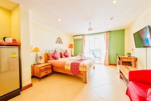Superior Room | In-room safe, blackout drapes, rollaway beds, free WiFi - High Lords Residence (Pattaya)