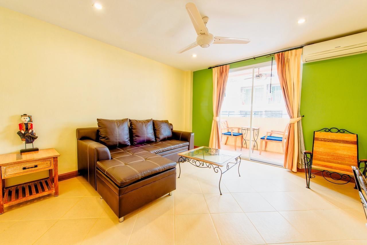 family room | living area | lcd tv