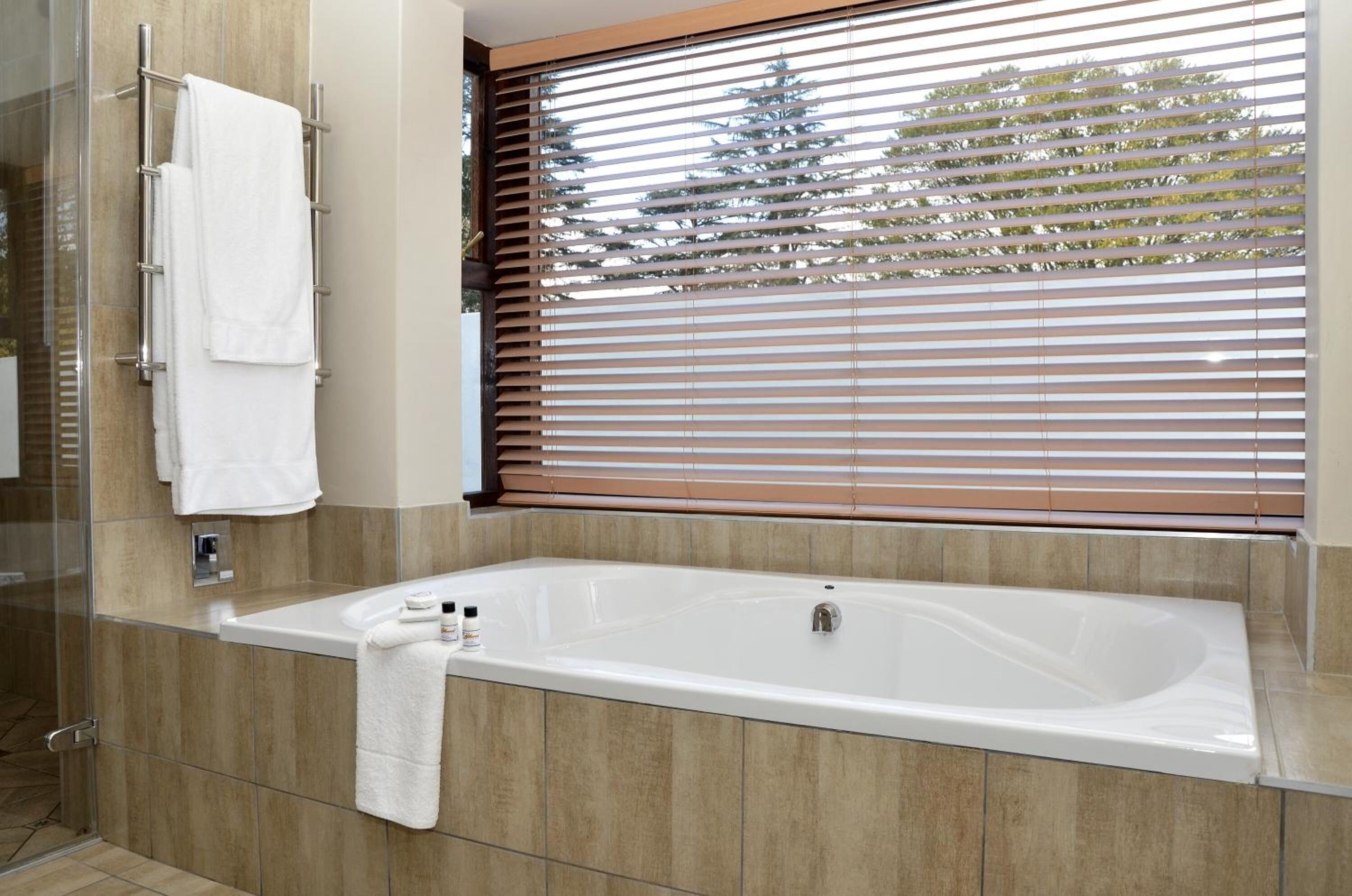 Separate tub and shower, free toiletries, hair dryer, towels