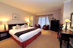 Verandah Room : Twin/King (3) | Premium bedding, in-room safe, desk, blackout drapes - Lythwood Lodge (Lidgetton West)