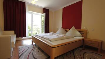 Double Room | Minibar, desk, iron/ironing board, cribs/infant beds