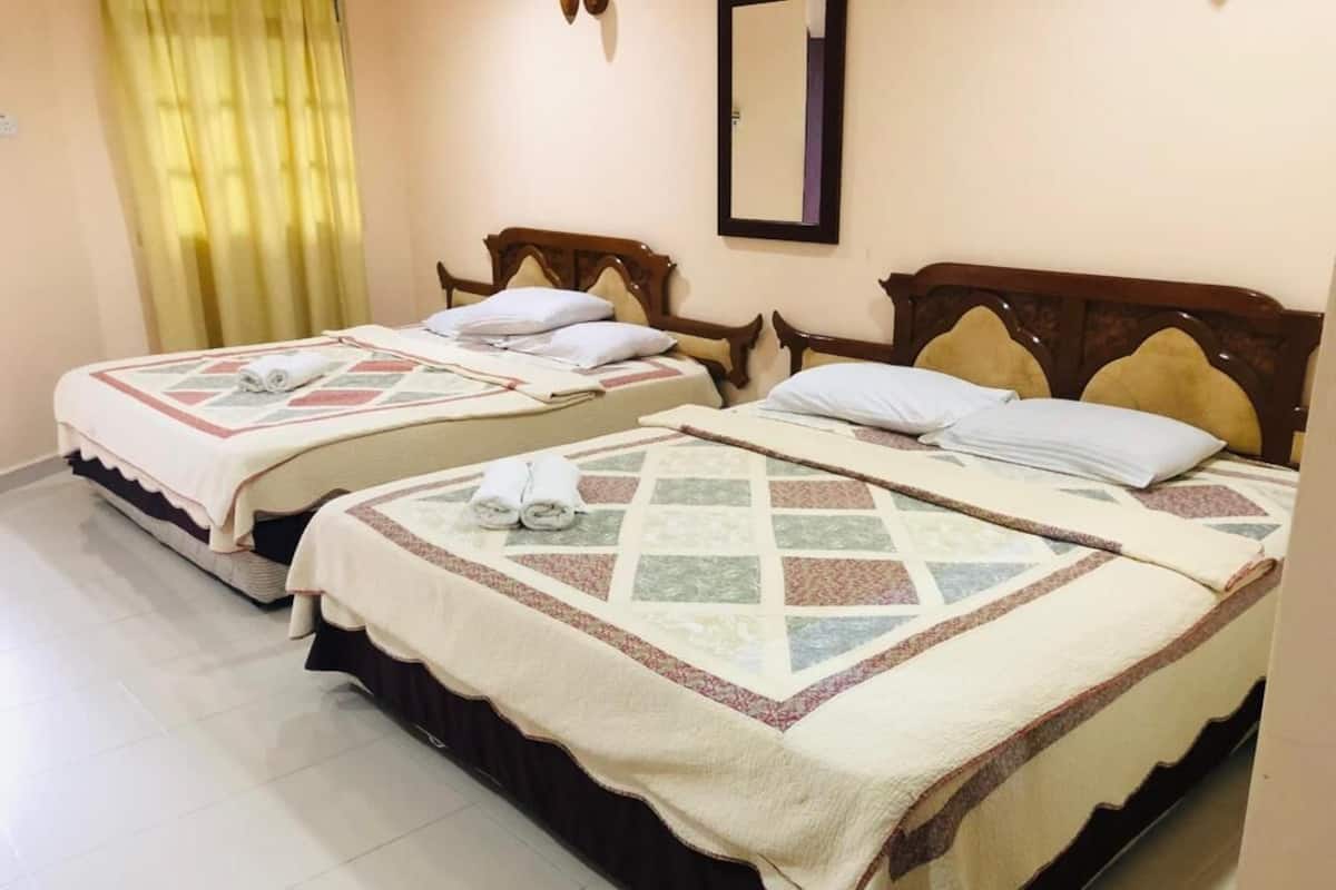 Kamar Quadruple | Seprai premium dan tempat tidur lipat/tambahan