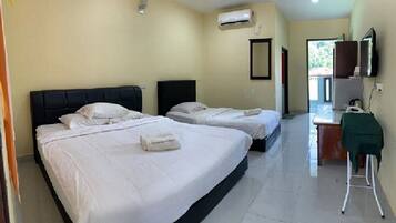Premium bedding, rollaway beds