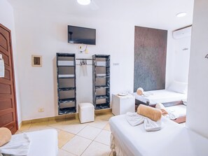 Habitación individual estándar | Minibar