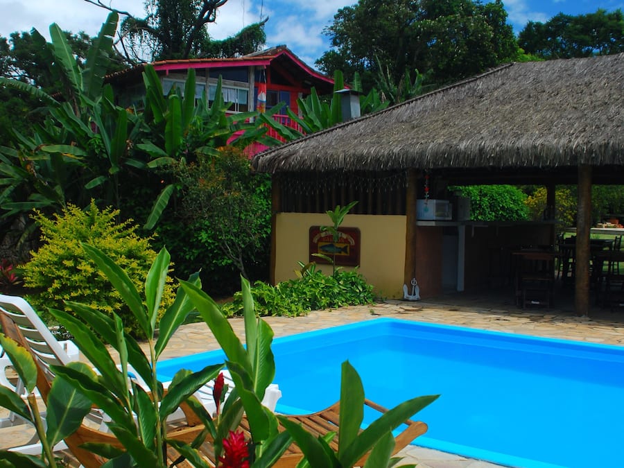 Bar en bord de piscine