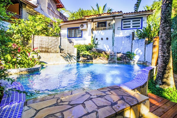2 outdoor pools, pool umbrellas, pool loungers