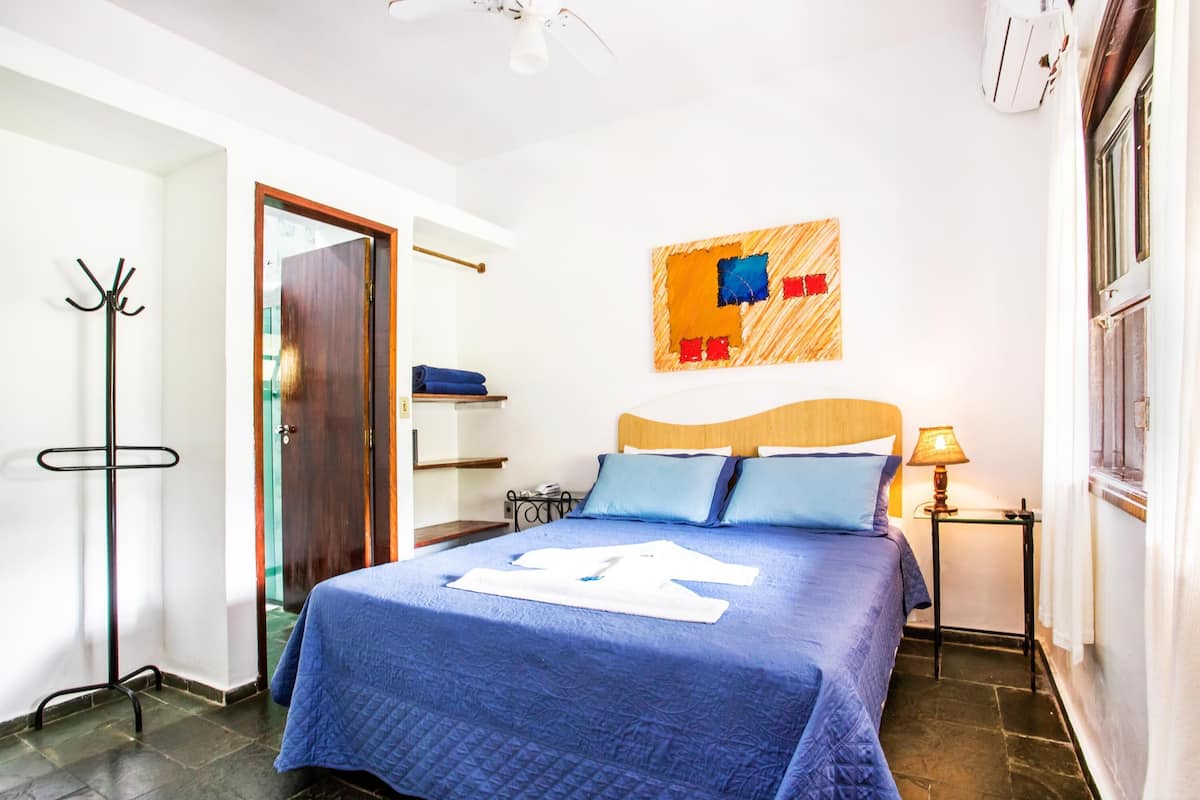 2 bedrooms, minibar, in-room safe, bed sheets