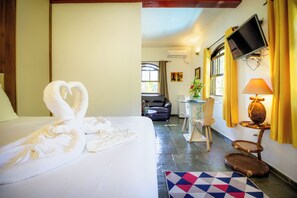 Vip Hidro | Television - VELINN Feiticeira Praia Hotel (Ilhabela)