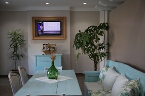 Lobby lounge - GigaHotel (Villa Santa Lucia)