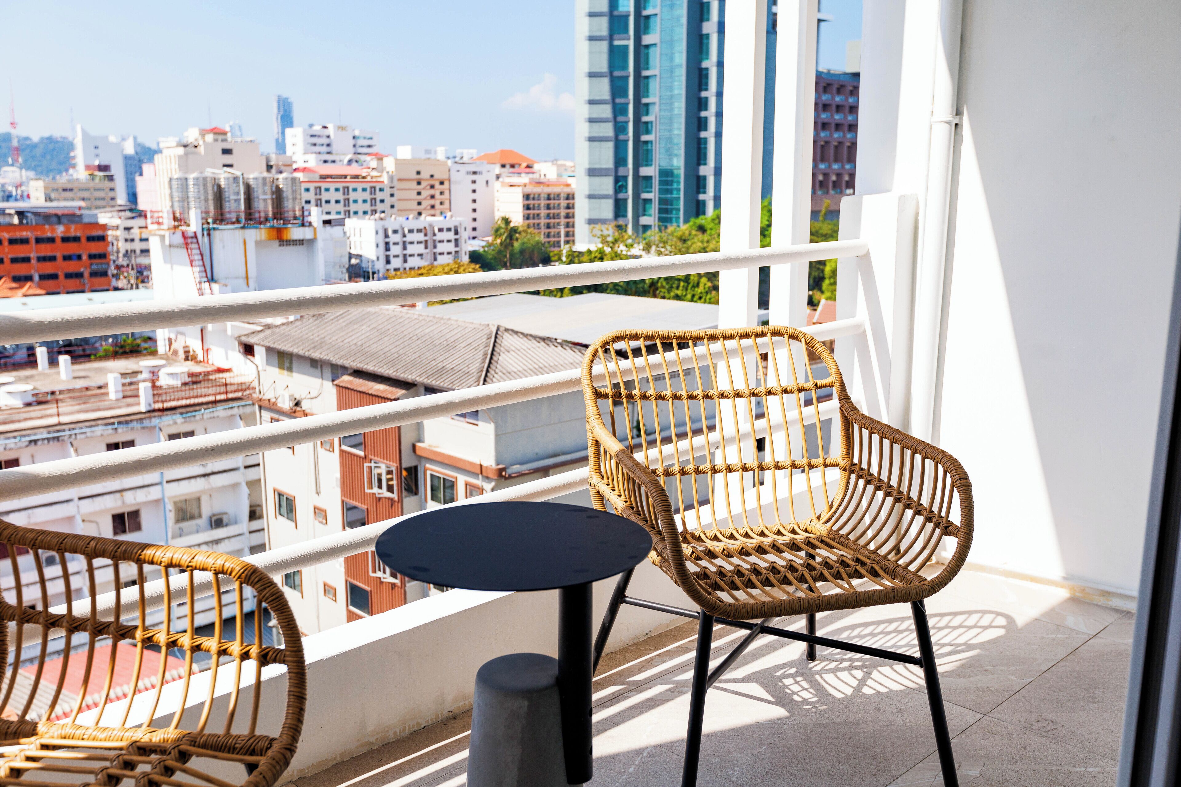 Deluxe with Balcony  | Minibar, két bảo mật tại phòng, bàn, màn/rèm cản sáng 