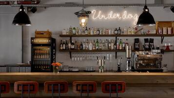 Bar (in der Unterkunft)