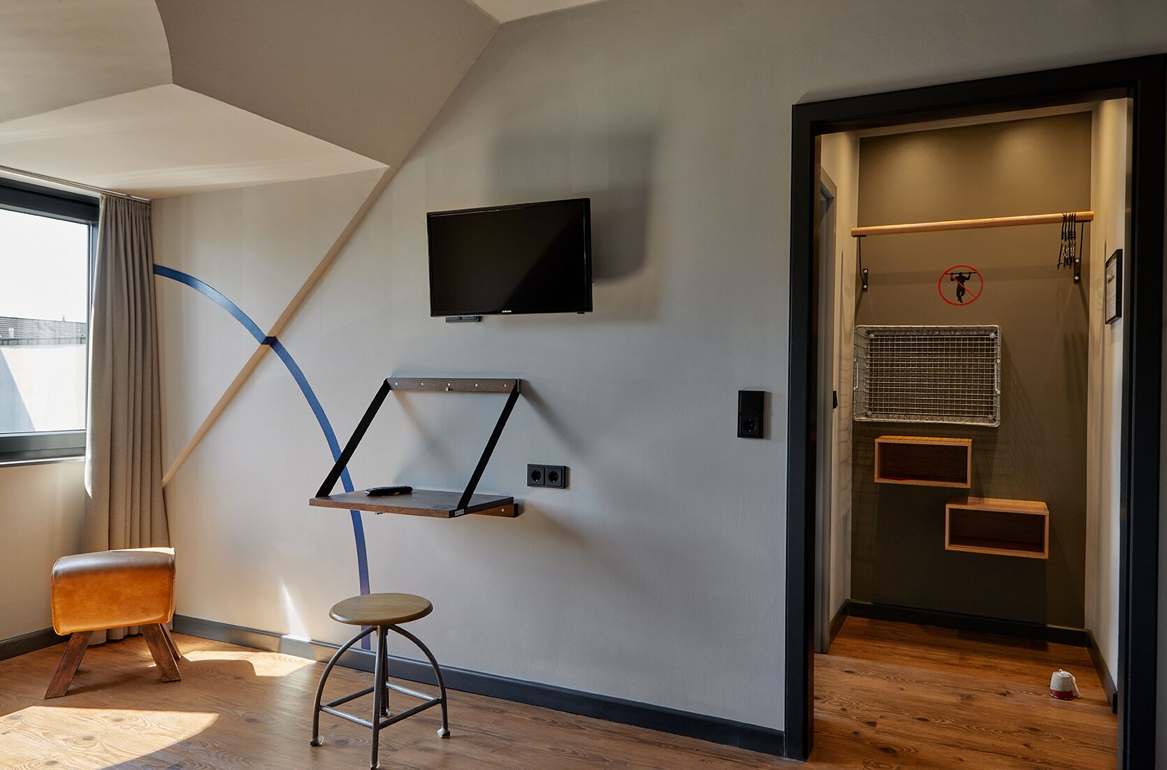 deluxe double room | hypo-allergenic bedding, in-room safe, individually furnished, desk