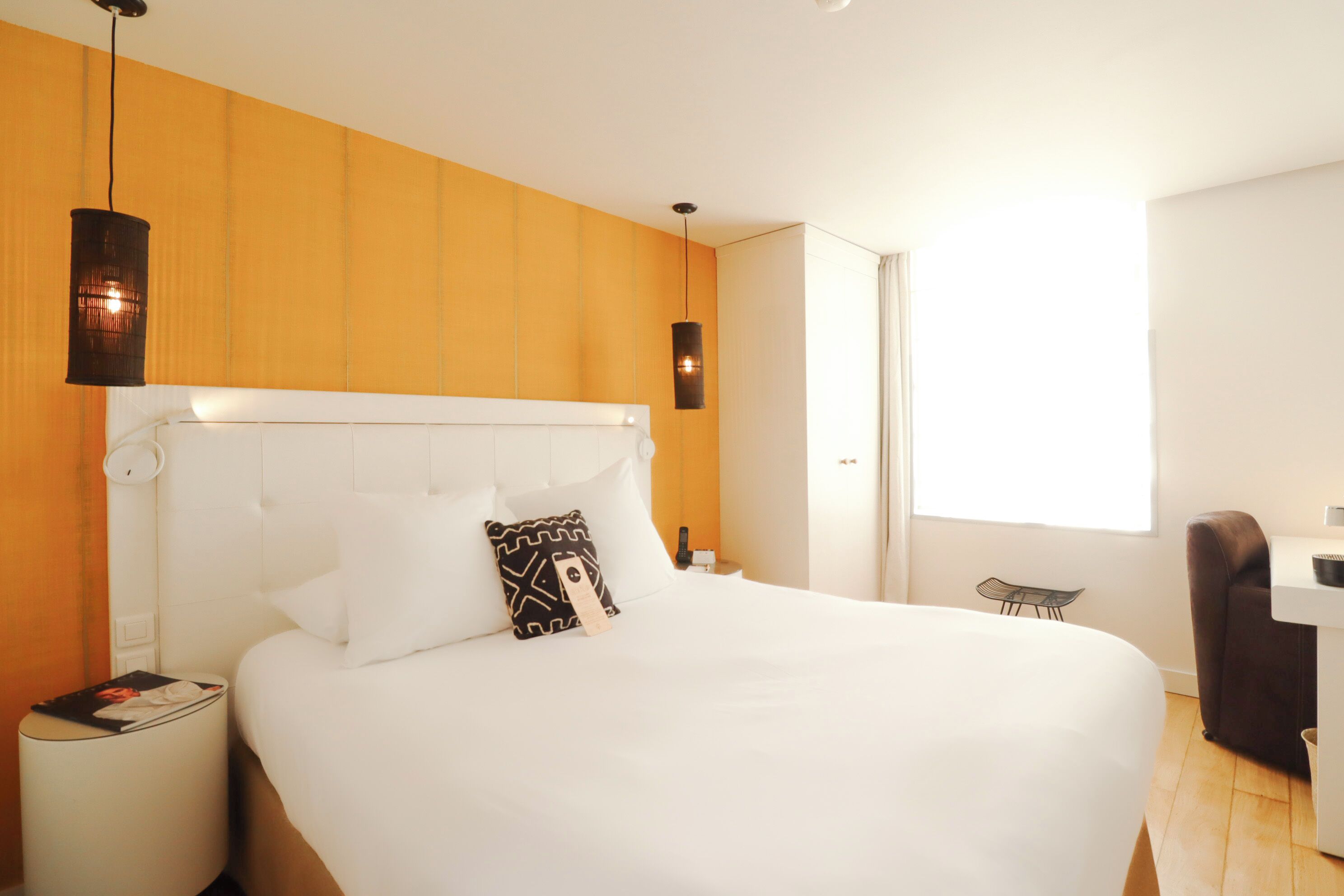 classic room, 1 queen bed, non smoking (up double) | 1 bedroom, premium bedding, free minibar, in-room safe