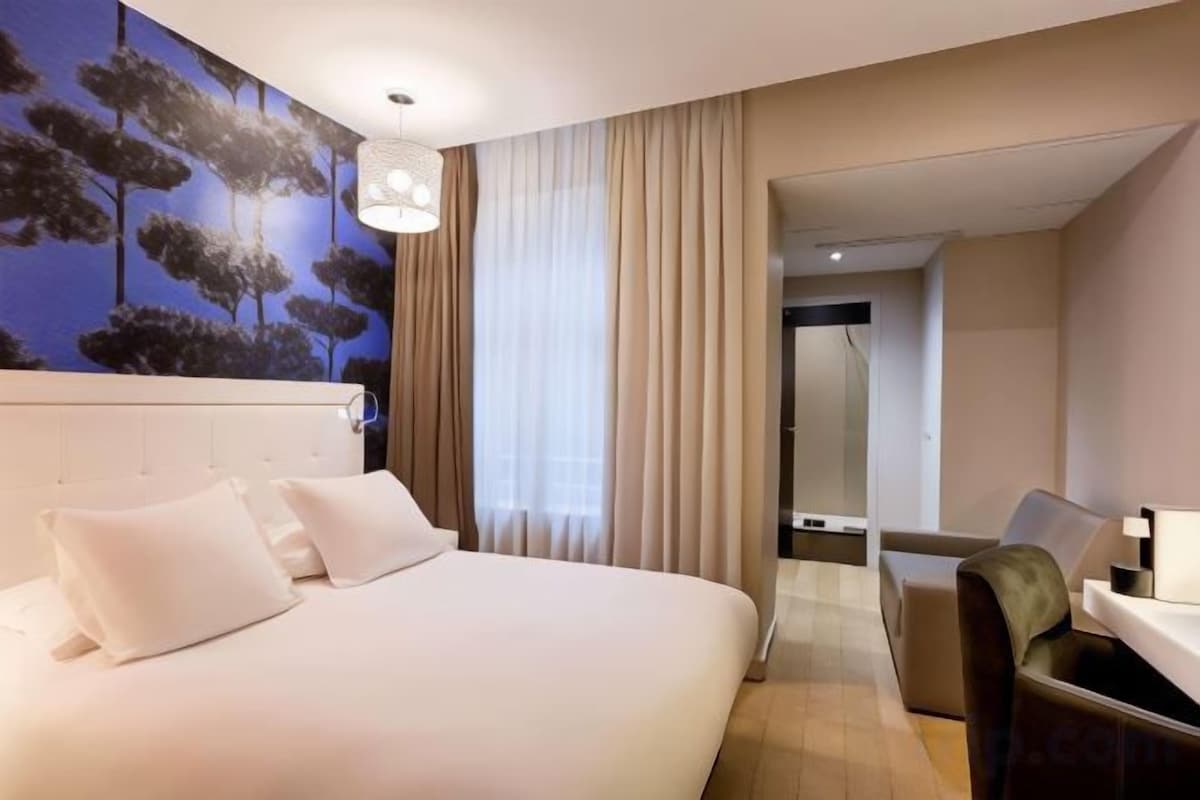 1 bedroom, premium bedding, minibar (free items), in-room safe