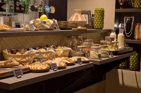 Breakfast, lunch and dinner served