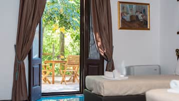 Italienische BettbezĂŒge von Frette, Daunenbettdecken, Minibar