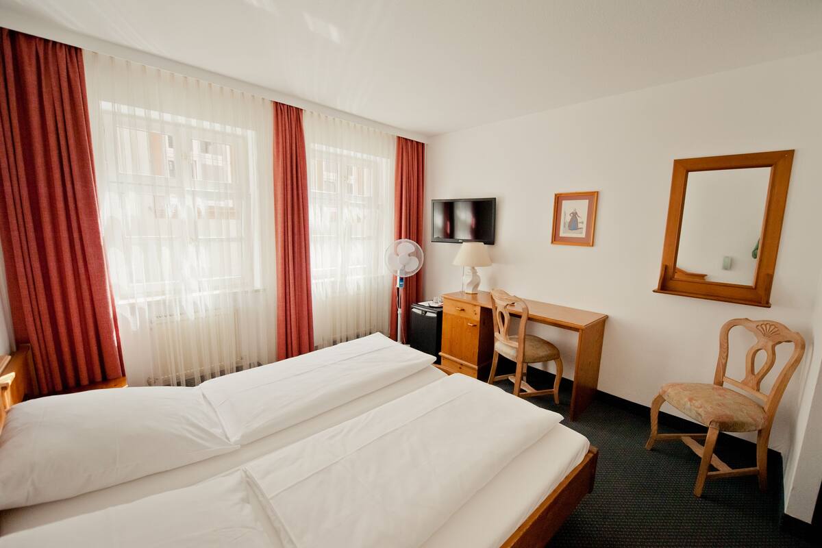 Standard Double Room | Minibar, desk, cribs (surcharge), WiFi (free)