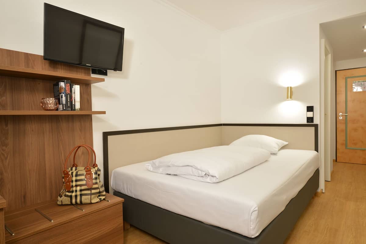 Minibar, coffres-forts dans les chambres, ameublement personnalisé