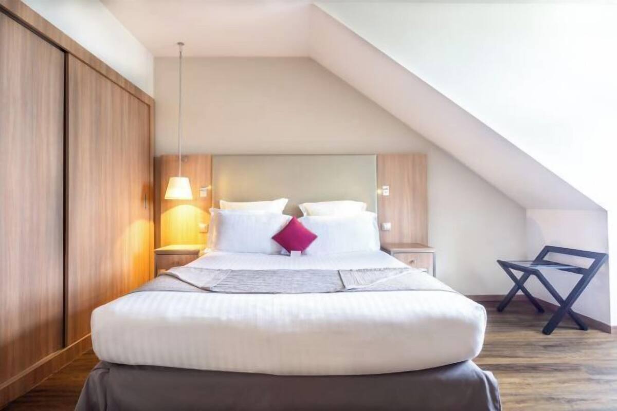 1 chambre, coffres-forts dans les chambres, bureau