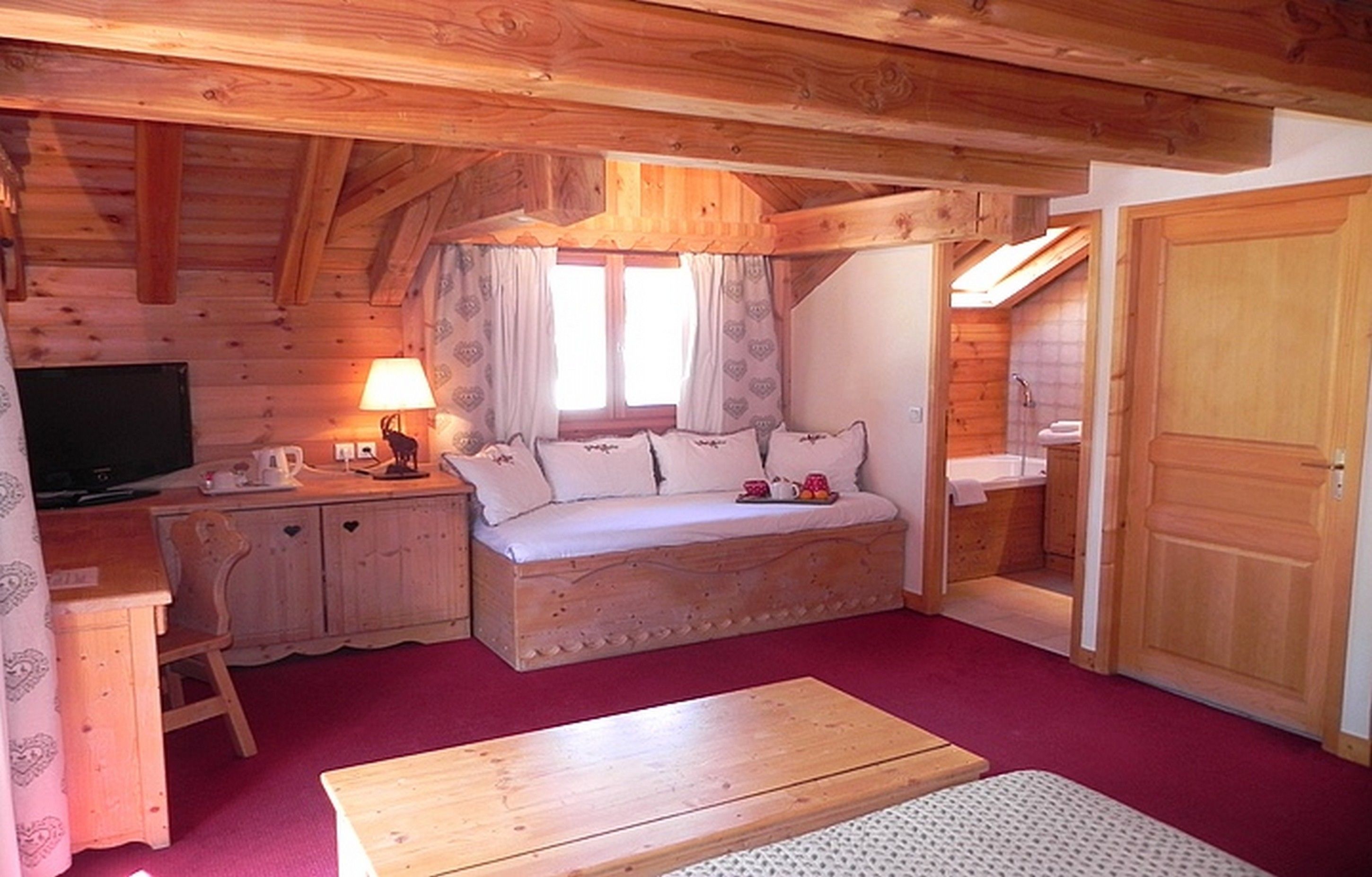 traditional quadruple room | in-room safe, soundproofing, free wifi