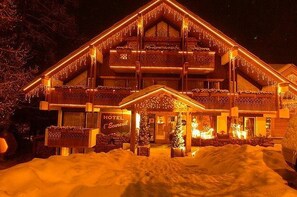 Façade de l’hébergement - soirée/nuit