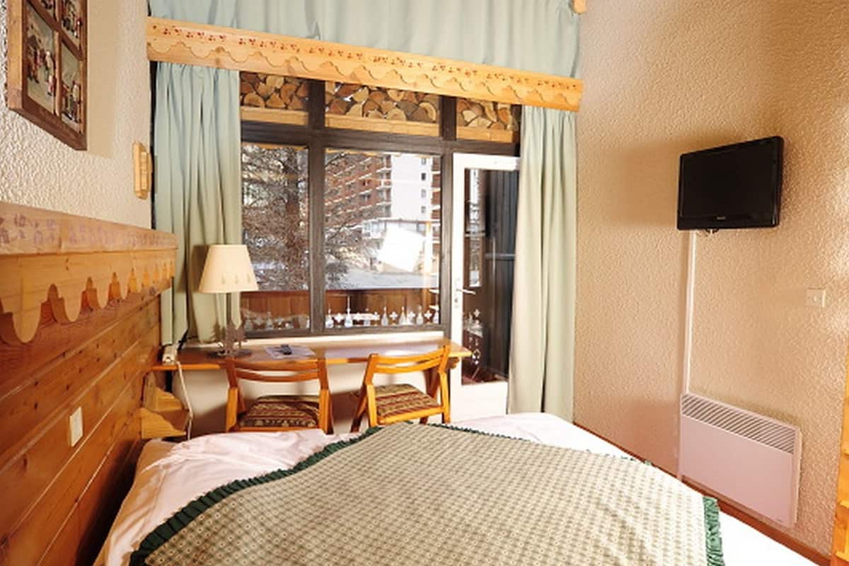 standard double room | in-room safe, soundproofing, free wifi