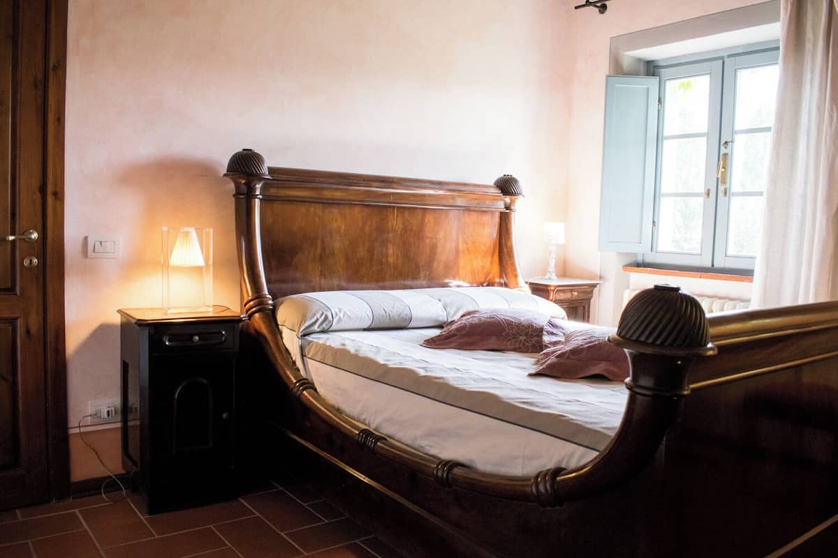 Deluxe-huoneisto | 1 makuuhuone, italialaiset Frette-lakanat, ylelliset vuodevaatteet