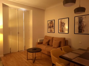 40-inch flat-screen TV with digital channels, plasma TV