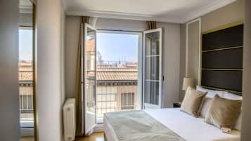 1 bedroom, premium bedding, down comforters, in-room safe
