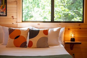 Cabin: Premium | Iron/ironing board, free WiFi, bed sheets - Casa de Fruta Cabins, Inn & RV Park (Hollister)