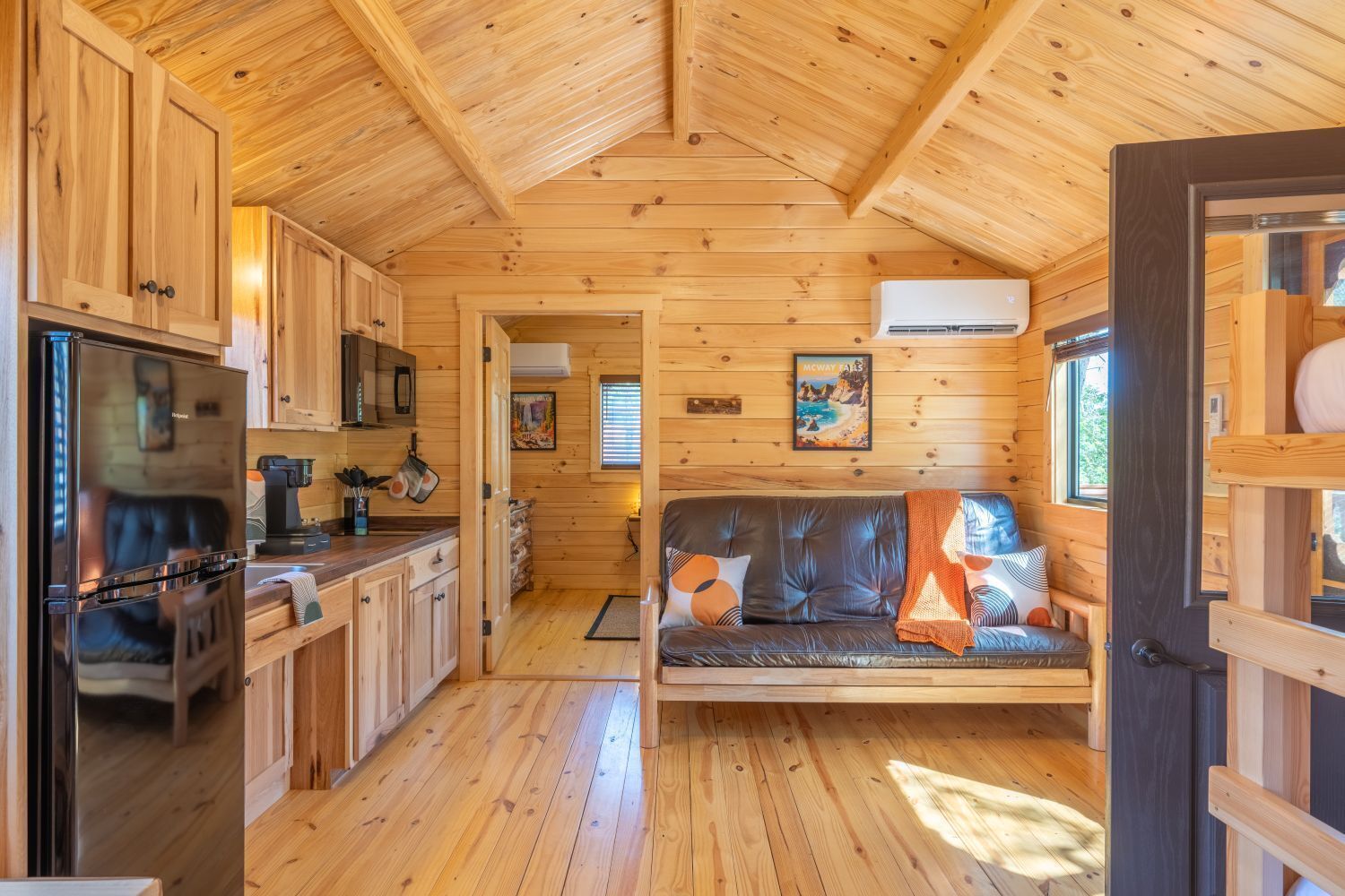 Cabin: ADA Accessible | Living area | 37-inch Smart TV with satellite channels, Netflix, Hulu