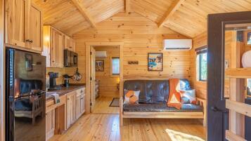 Cabin: ADA Accessible | Living area | 37-inch Smart TV with satellite channels, Netflix, Hulu