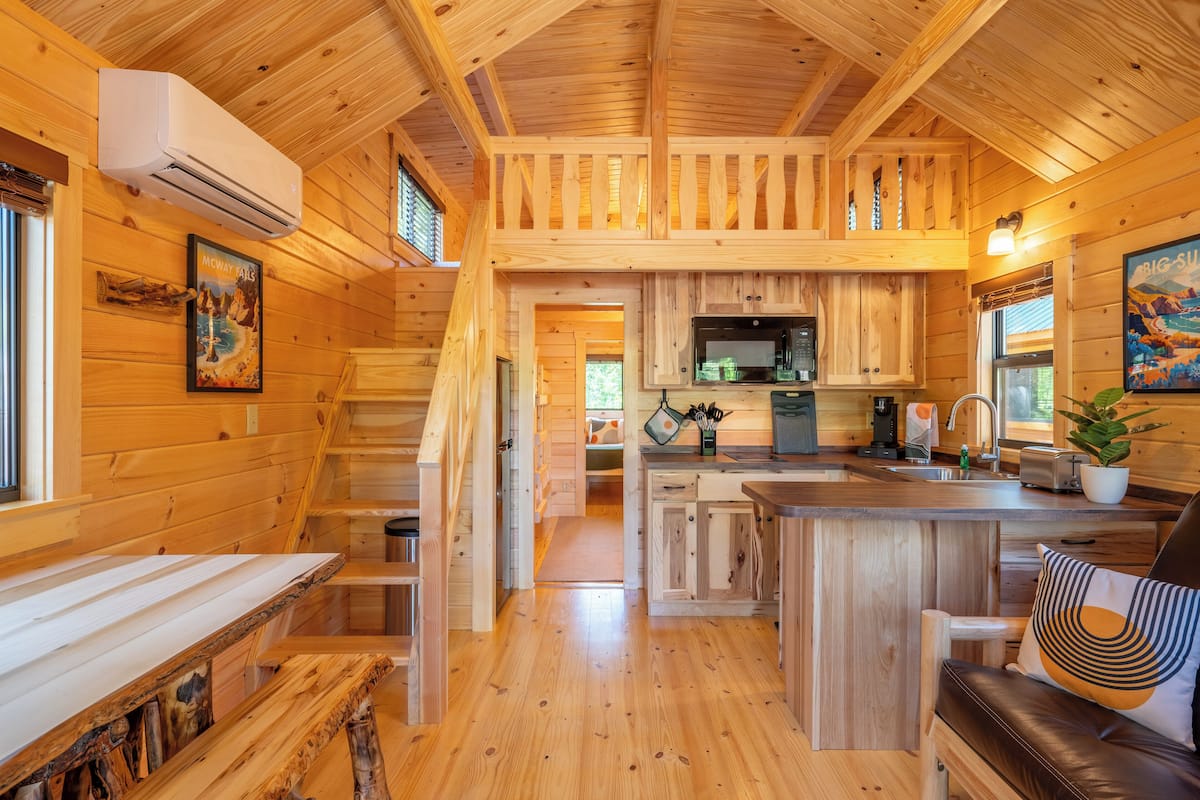 Baita (Creekside) | Area soggiorno | Smart TV 37 pollici con canali satellitari, Netflix, Hulu