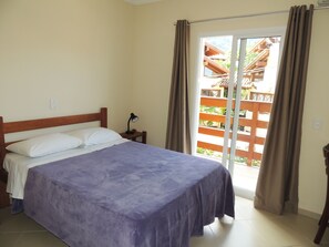 Hochwertige Bettwaren, Minibar, Verdunkelungsvorhänge