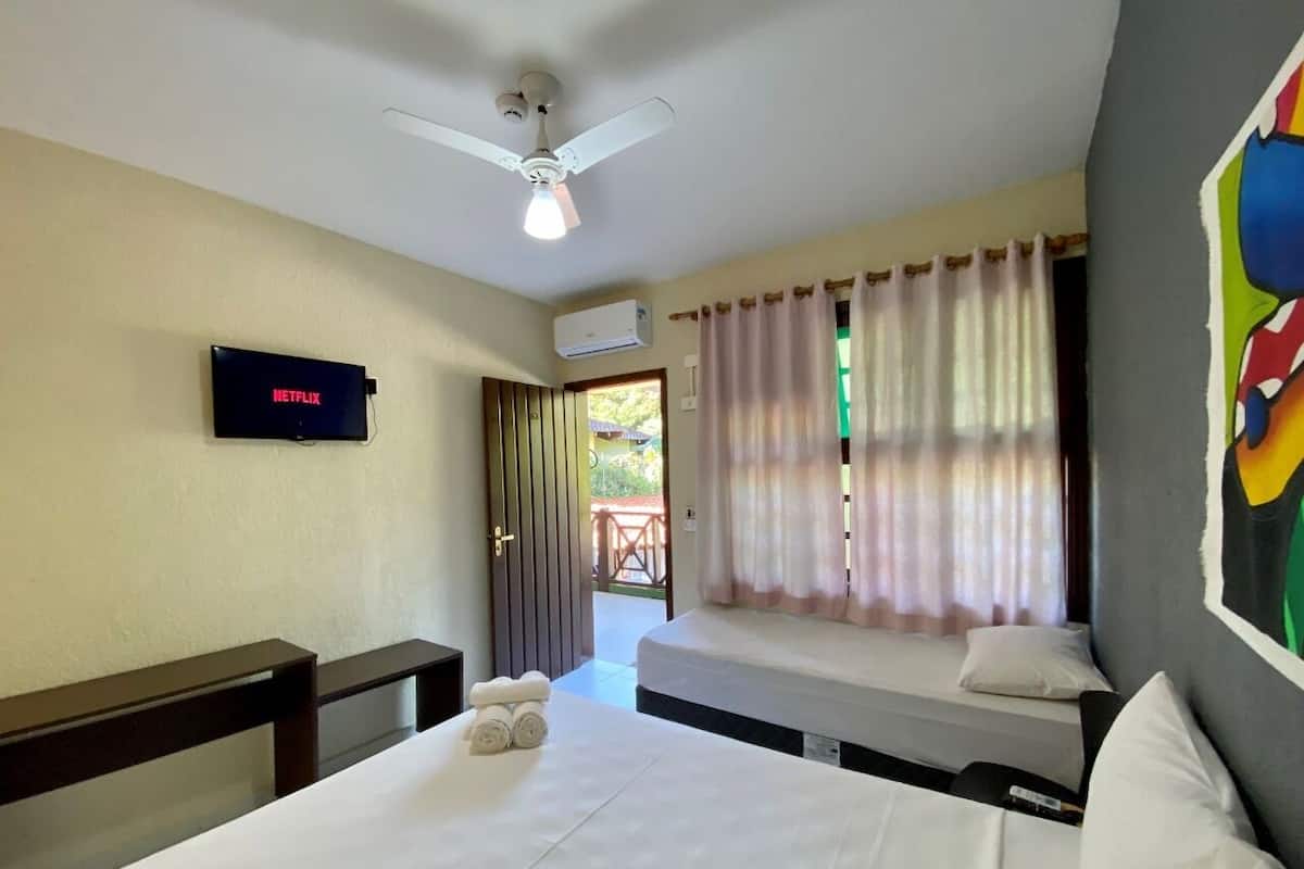 Suite (frente) | Minibar, free WiFi, bed sheets