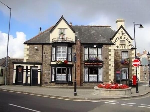 The Vyvyan Arms Hotel - Cornwall