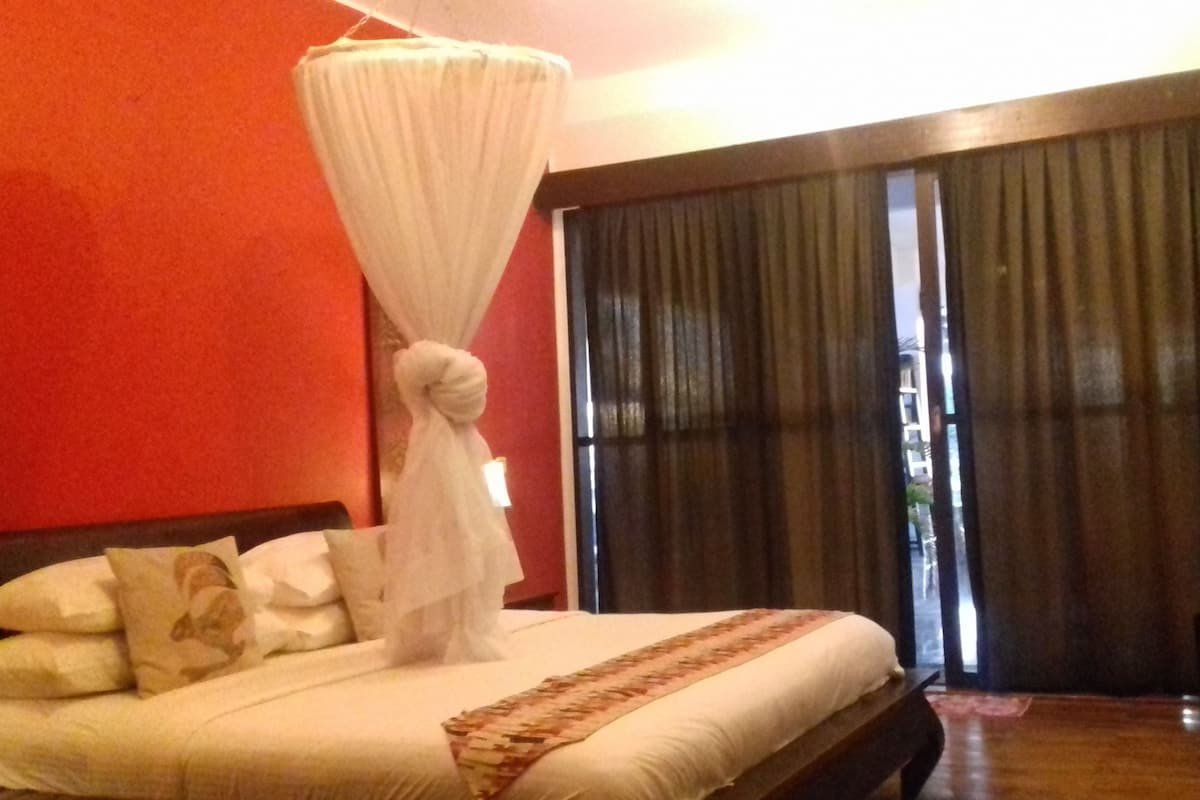 Chambre Double Deluxe, 1 très grand lit, non-fumeurs | 1 chambre, literie de qualité supérieure