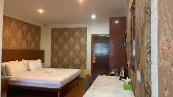 Superior Room, 1 King Bed