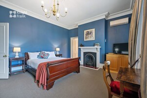 Superior Queen Suite - First Floor | Minibar, iron/ironing board, WiFi (free), individually decorated