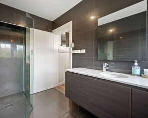 Appartement Prestige | Minibar, décor unique, fer et planche à repasser
